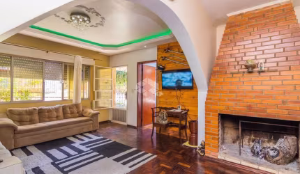 Casa de 4 dormitórios com 1 suite, pátio, churrasqueira à venda no bairro Igara/Canoas
