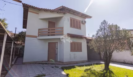 Sobrado/Casa com 3 Dormitórios/Quartos Localizado no Bairro Igara em Canoas/RS