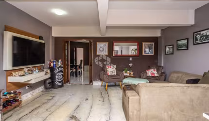 Casa com 6 dormitórios, sendo 1 suíte com hidromassagem, 4 banheiros, salão de festas com churrasqueira,  à venda no bairro Estância Velha, Canoas