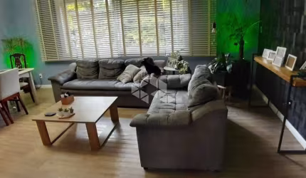 Apartamento com 3 Dormitórios,1 suíte, cozinha planejada, área de serviço. No Bairro Centro-canoas