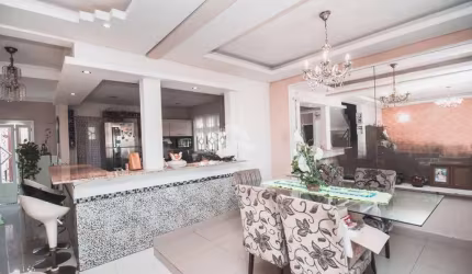 Casa, sobrado de 3 dormitórios/quartos com suite, hidro,piscina no Bairro Moinhos de Vento