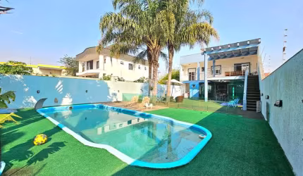 Casa 3 dormitorios, 1 Suíte, 5 vagas, semi-mobiliado em  Canoas