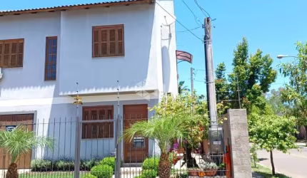 Sobrado  03 dormitórios sendo 1 suíte no Bairro São José em Canoas.