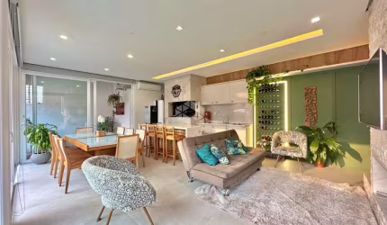 Casa Térrea, 3 dormitórios,1 suíte com closet e banheira, lavabo, sala, cozinha, lavanderia,churrasqueira, piscina. A Venda no Bairro Bela Vista-  .
