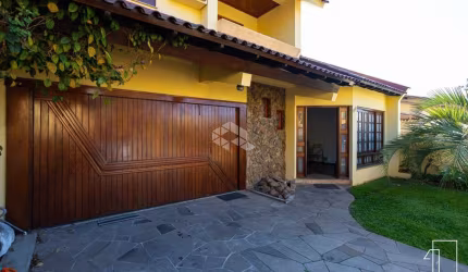 Casa com piscina, 3 dormitórios, 1 suíte, no Bairro Nossa Senhora das Graças, em Canoas. Estuda imóvel