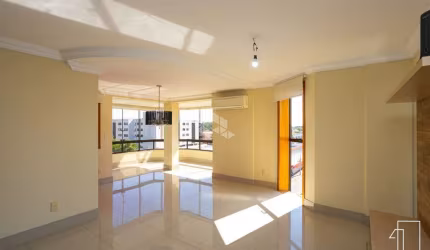 Apartamento com 2 dormitórios, 1 suíte, 1 vaga coberta no centro de Canoas