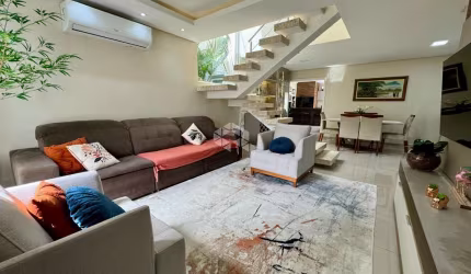 Casa/Sobrado alto padrão, com 3 dormitórios, sendo 1 suíte, 2 banheiros, 295m² de área privativa, Bairro São José, em Canoas. Aceita Financiamento.