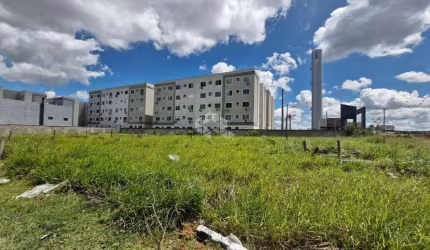 Terreno comercial de esquina de 318m² na Av. Armando Fajardo