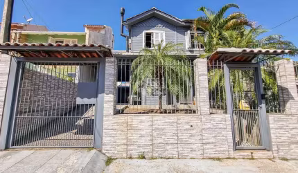 Casa à venda com piscina, 3 quartos, 3 vagas de garagem com 125m² no Bairro Igara