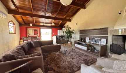 Casa Sobrado de Alto Padrão com 3 Suítes e Lazer Completo em Igara