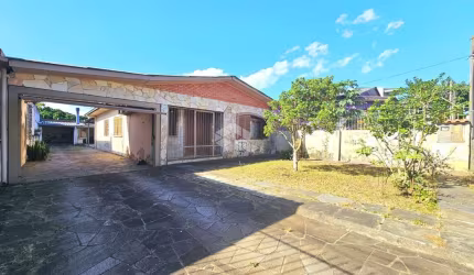 Casa ampla de 3 dormitórios até 5 carros no bairro Igara em Canoas