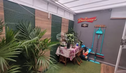 Apartamento Garden semi-mobiliado  2 dormitórios, agua quente, cozinha integrada com 1 vaga de garagem com pátio no bairro Estância Velha em Canoas.