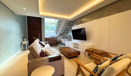 Casa Sobrado, 3 dormitórios, sendo 2 suítes, vaga coberta para 2 veículos, no Bairo Estância Velha, na cidade de Canoas. Aceita Financiamento bancário