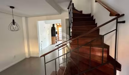 Sobrado com 2 Dormitórios de 104 m²