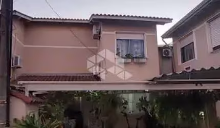 CASA EM CONDOMINIO NA AÇUCENA