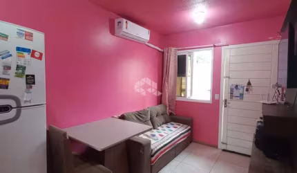 casa de 2 dormitórios em condomínio fechado