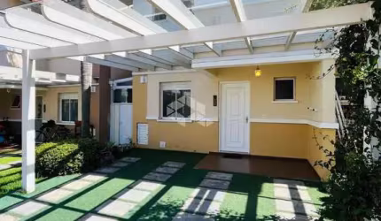 Casa em condomínio com 3 dormitórios em Canoas