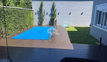 Sobrado Alto Padrão 04 quartos 01 suite com piscina em Canoas