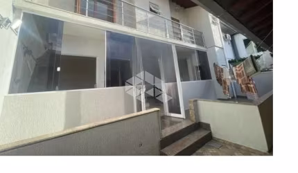 Ótimo sobrado no centro de Canoas