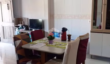 Casa 2 Dormitórios na João de Barro