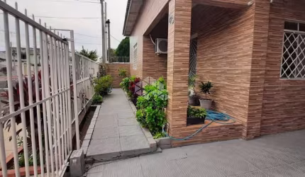 Casa com 4 Quartos, 01 suíte, 02 vagas no bairro Estância Velha - Canoas