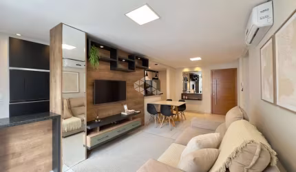 APARTAMENTO À VENDA NA NAVEGANTES COM SOL DA MANHÃ E VISTA LIBERADA!