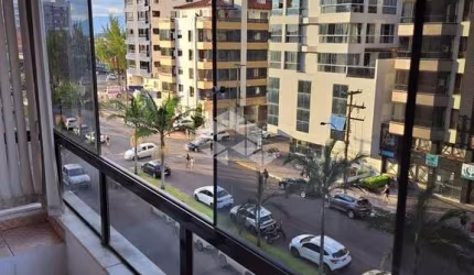 Apartamento 198 ms com vaga R$ 750 mil
