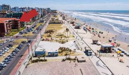 Prédio a beira mar no centro 3 dormitórios mobiliado