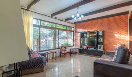 Casa 3 dormitórios e suíte em Ipanema