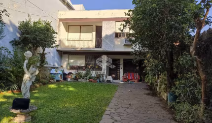 5 DORMITÓRIOS, 2 SUITES E 2 LAVABOS