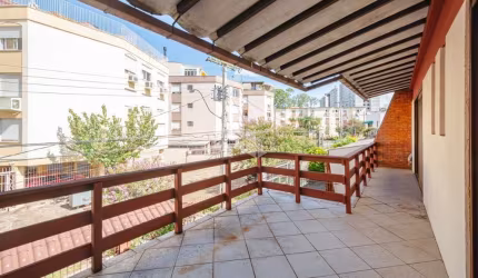 Casa 4 quartos com 300 m² área privativa