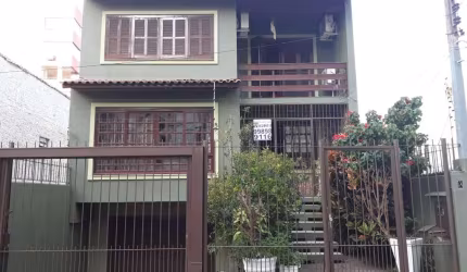 Casa a venda próximo à Protásio Alves