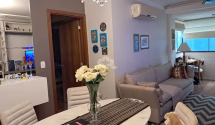 Impecável apartamento 2 dormitórios  com vaga   no centro histórico