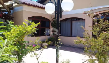 Casa de 02 dormitórios no Bairro Ponta Grossa.
