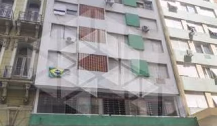 APARTAMENTO JK DESOCUPADO À VENDA NO CENTRO, EM ANDAR ALTO E COM SOL DA MANHÃ, PRÉDIO COM ELEVADOR