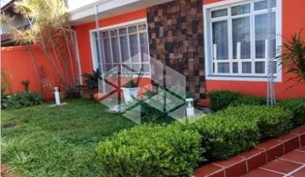 Casa com 5 Quartos e 2 banheiros para vender por R$ 959.000 no bairro Boqueirão, Curitiba PR