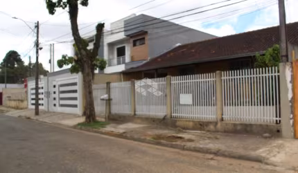 Casa com 3 quartos 2 banheiros no bairro Afonso Pena, em São José dos Pinhais.