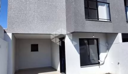 Sobrado com 3 quartos e 140,62m² para vender por R$ 618.000 no bairro Xaxim, em Curitiba-PR.