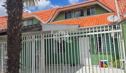 Sobrado com 3 quartos no Bairro Xaxim a venda por R$ 520.000,00