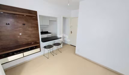 Apartamento de 2 quartos, térreo no Bairro Camaquã.