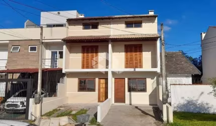 CASA SOBRADO A VENDA 3 QUARTOS BAIRRO GUARUJÁ