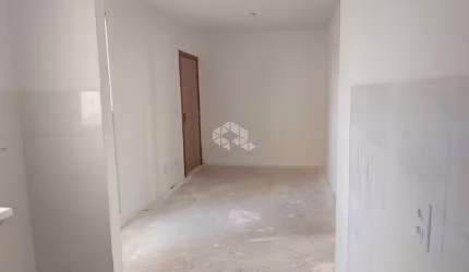 Apartamento de 2 dormitórios na Restinga.