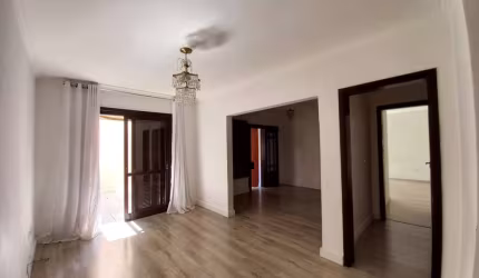 Apartamento SEMI MOBILIAO com terraço