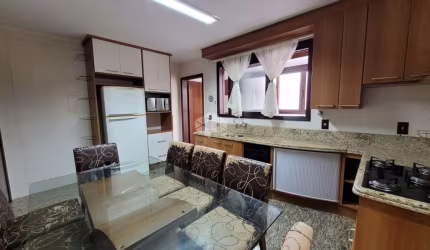 AMPLO APARTAMENTO COM 03 DORMITÓRIOS SENDO 1 SUÍTE E 1 VAGA NO BAIRRO PIO X EM CAXIAS DO SUL
