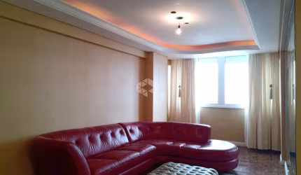 Vendo: Apartamento 150m², 03 quartos um suíte, semimobiliado norte, 01 box garagem, no centro.