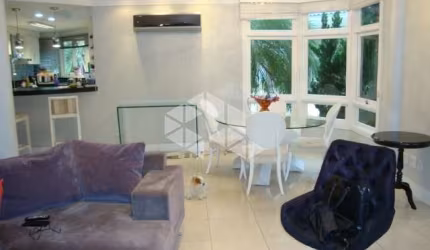 Bela casa em condomínio 04 suites, 207m² privativos com duas vagas lado a lado