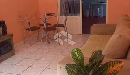 Casa com 2 quartos 2 vagas de garagens no bairro Agronomia em Porto Alegre