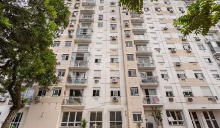 Apartamento 2 dormitórios no bairro Cavalhada em Porto Alegre