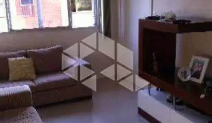 Apartamento com 2 Quartos, totalmente reformado. em Porto Alegre