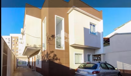 Sobrado semi mobiliada com 3 dormitórios/ quartos no bairro Mato Grande em Canoas.